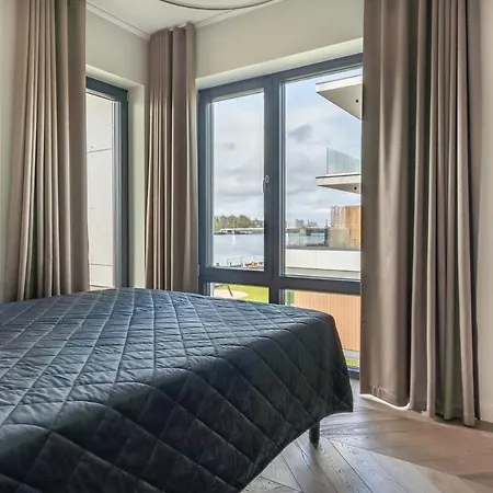 Apartment Family Near River, Big Balcony, Free Parking *