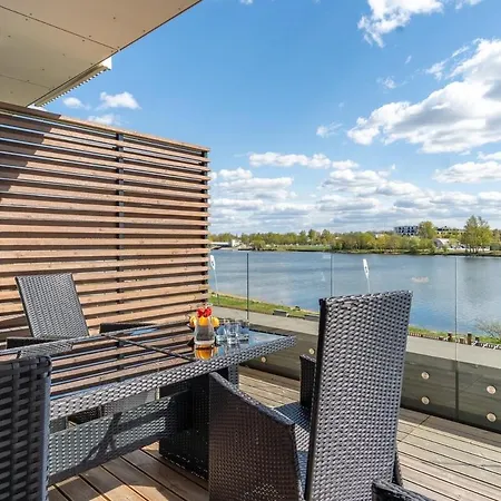 Family Near River, Big Balcony, Free Parking