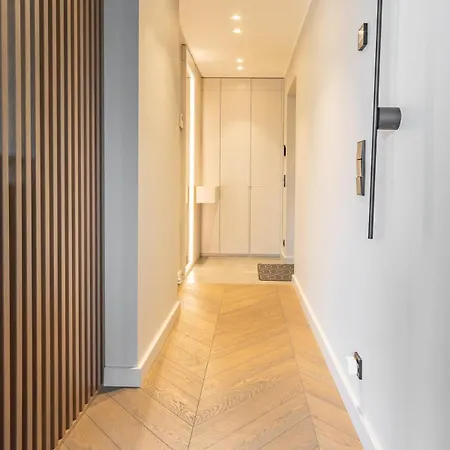 Family Near River, Big Balcony, Free Parking Parnu