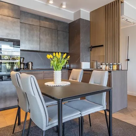 Family Near River, Big Balcony, Free Parking * Parnu