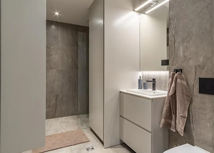 Family Near River, Big Balcony, Free Parking Apartmán *