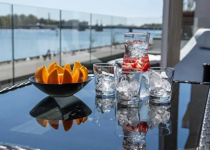 Family Near River, Big Balcony, Free Parking * Pärnu