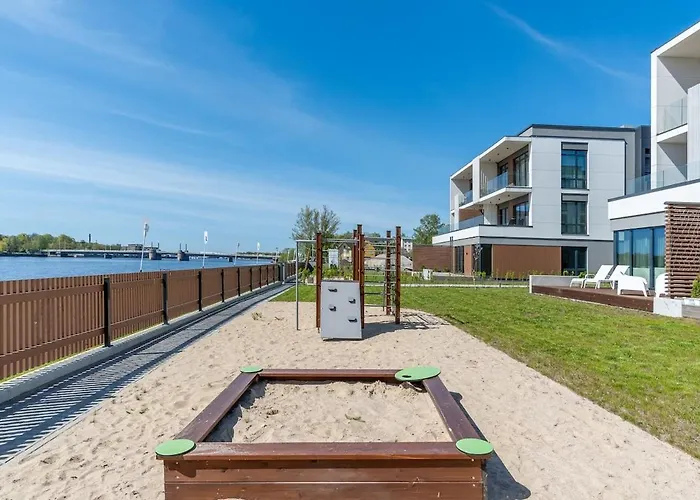 Family Near River, Big Balcony, Free Parking * Pärnu