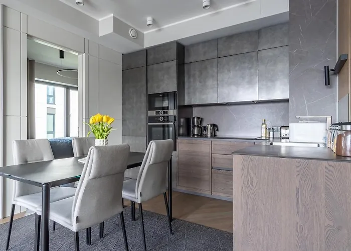 Apartmán Family Near River, Big Balcony, Free Parking