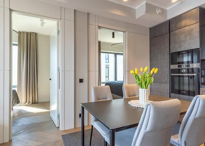 Family Near River, Big Balcony, Free Parking * Pärnu