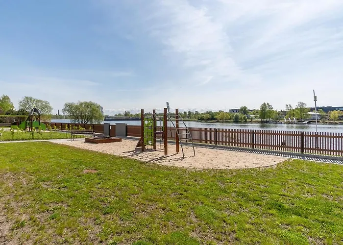 Apartmán Family Near River, Big Balcony, Free Parking Pärnu